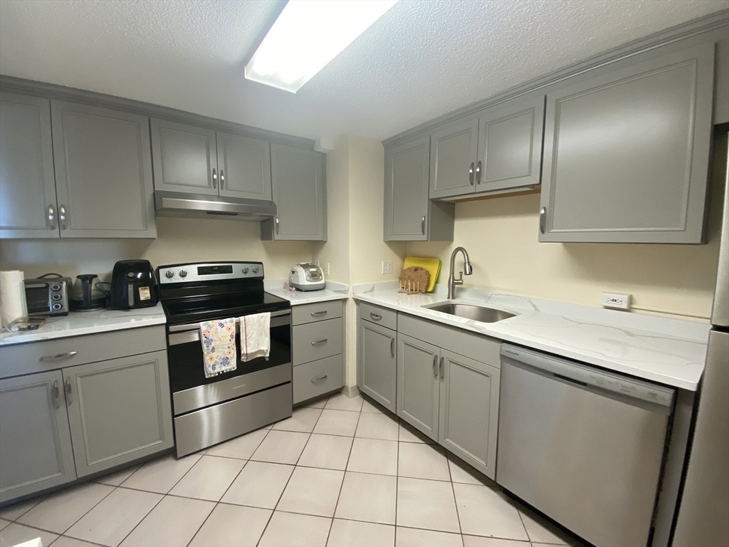 1731 Beacon St, Brookline