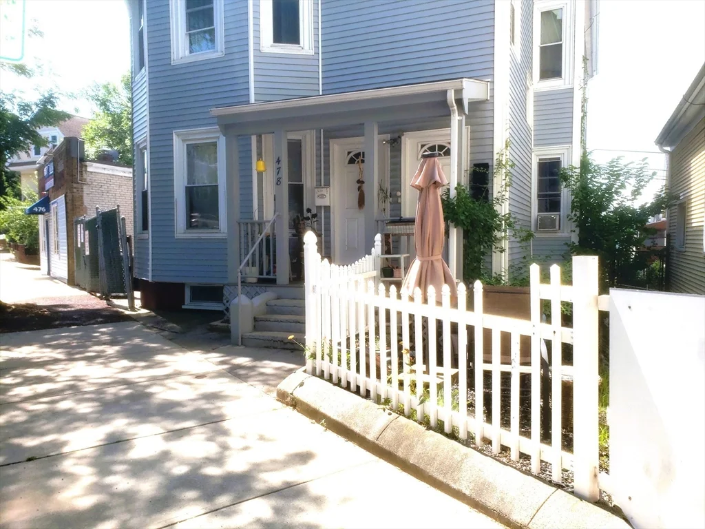 478 Medford St, Somerville