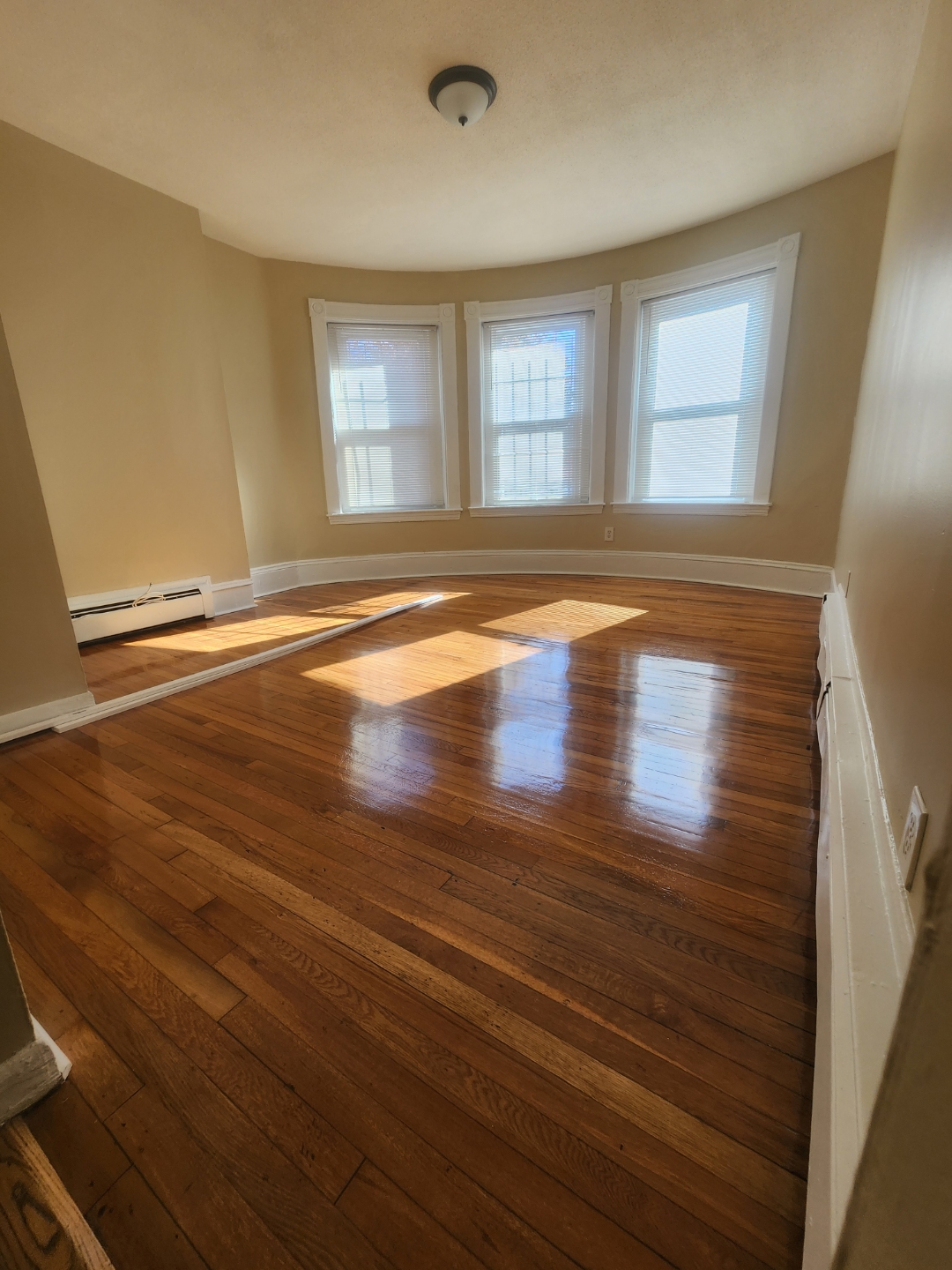 115 Regent St, Roxbury