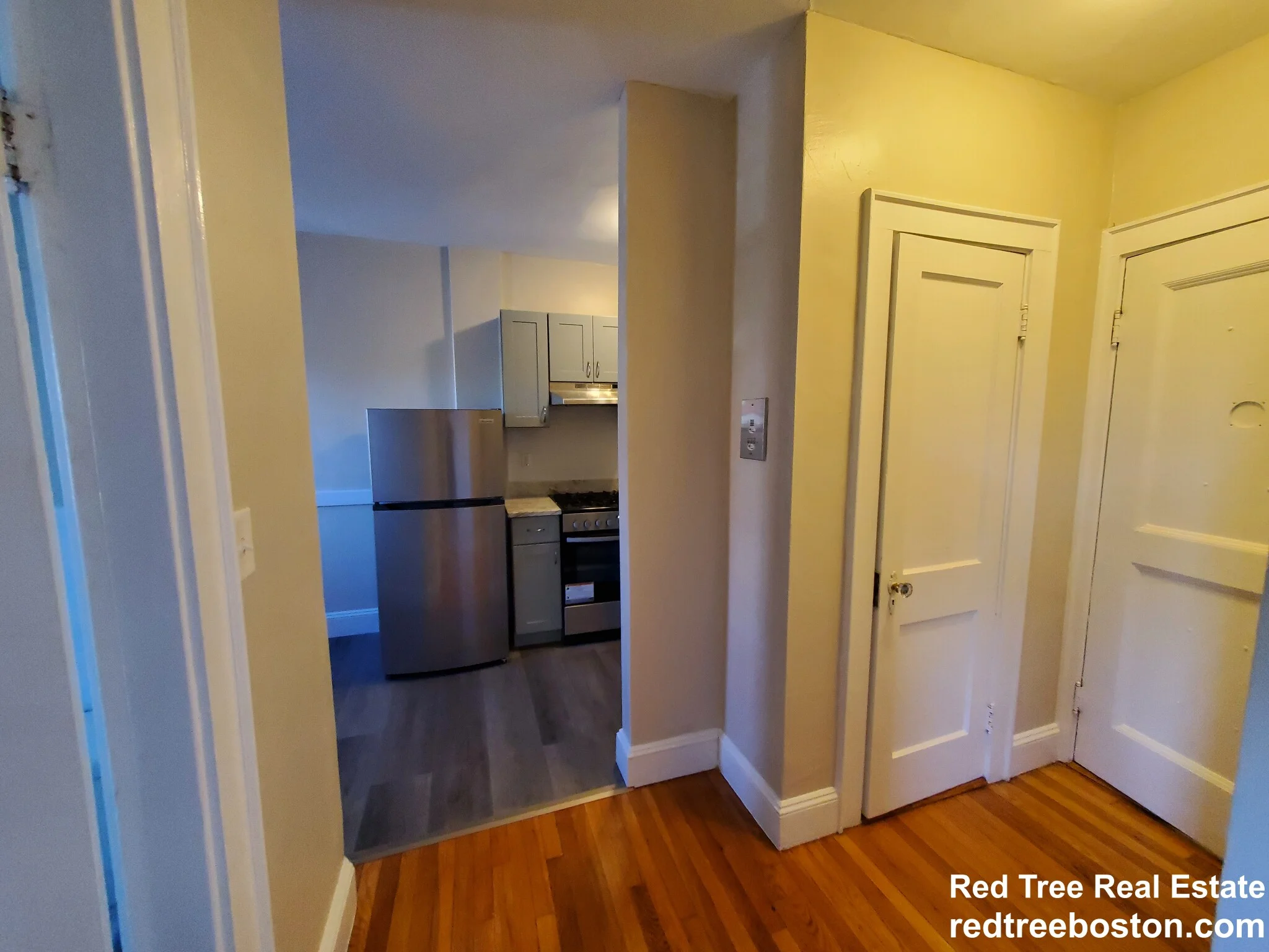 4 Cogswell Ave, North Cambridge