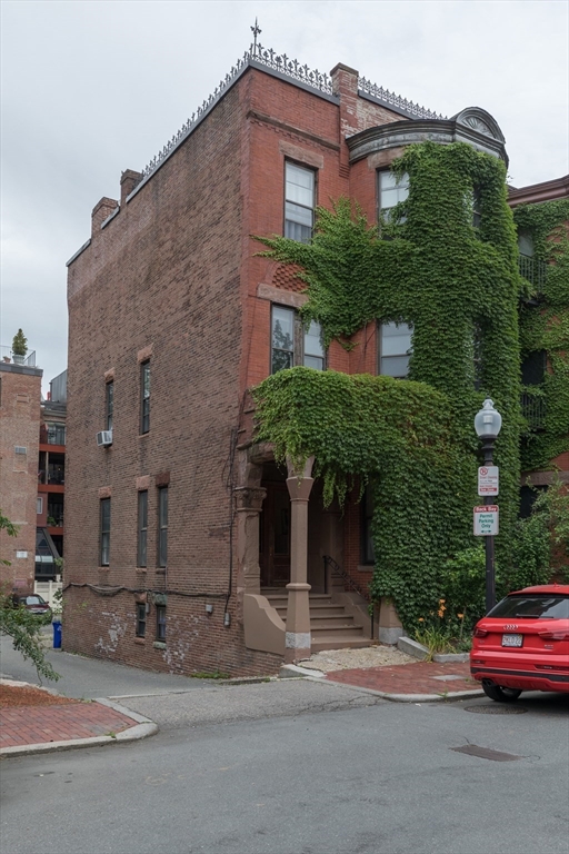 16 Cumberland St, South End