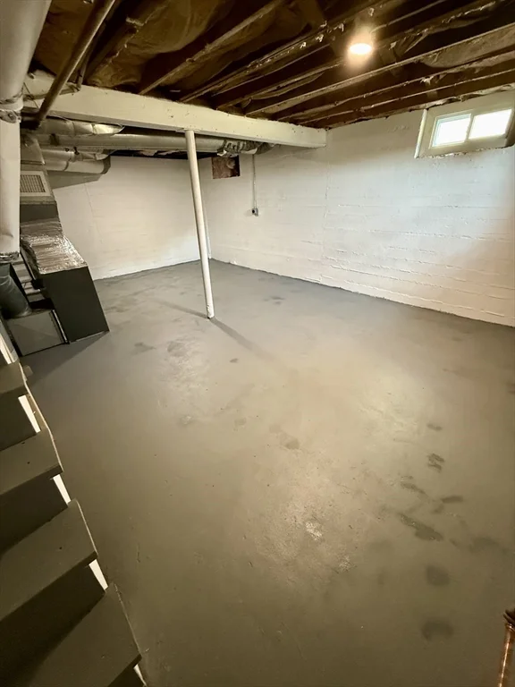 487 Mill St, Worcester