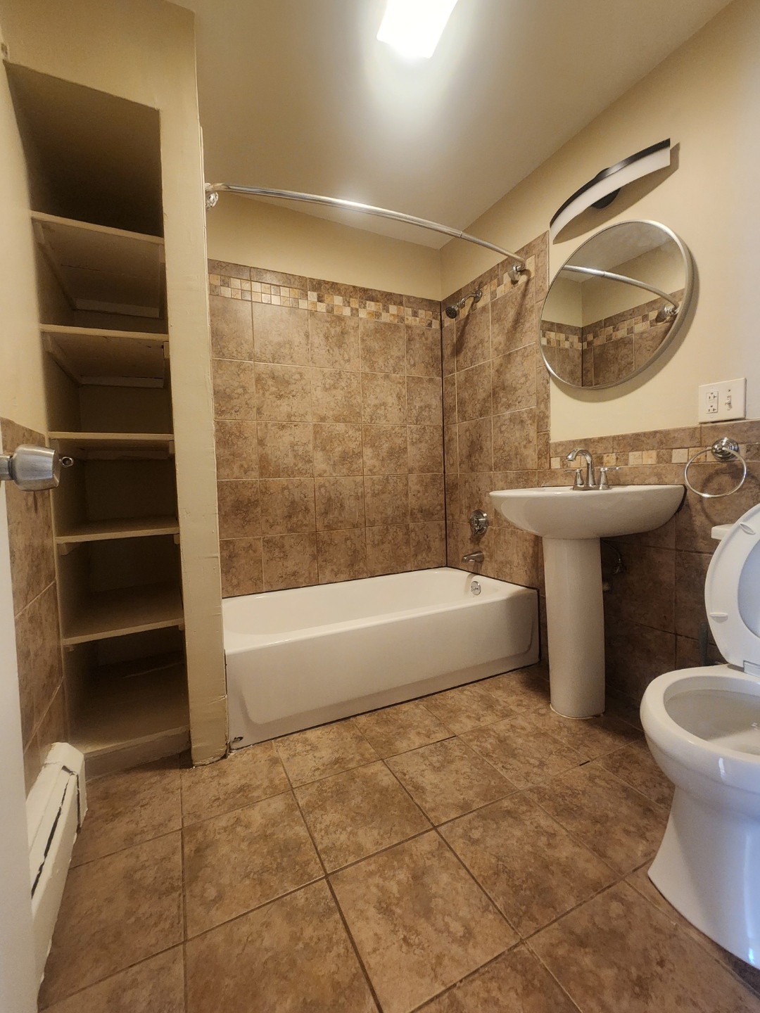 115 Regent St, Roxbury