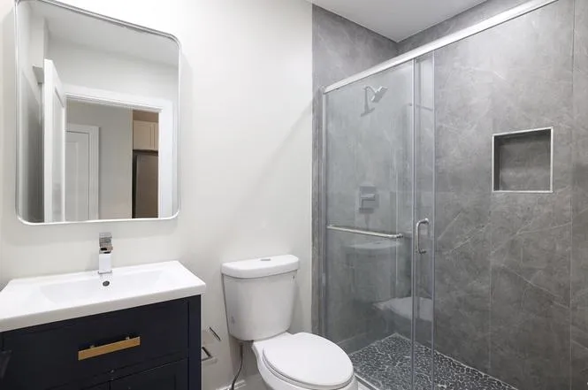 44 Bromfield St, Downtown