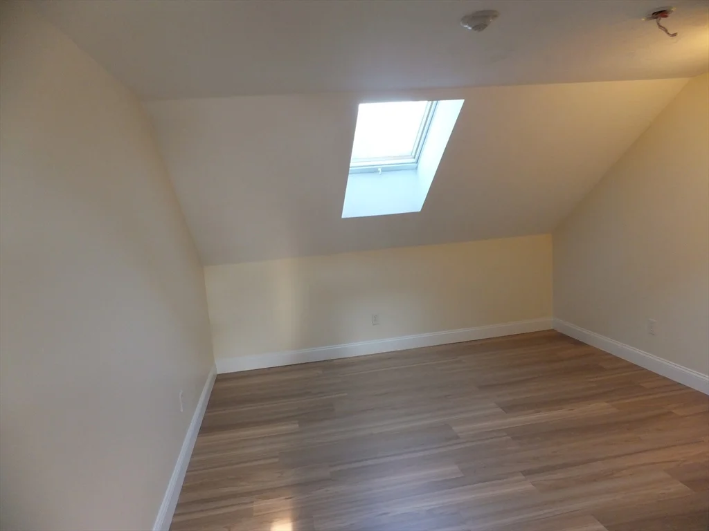 1581 Commercial St, Weymouth