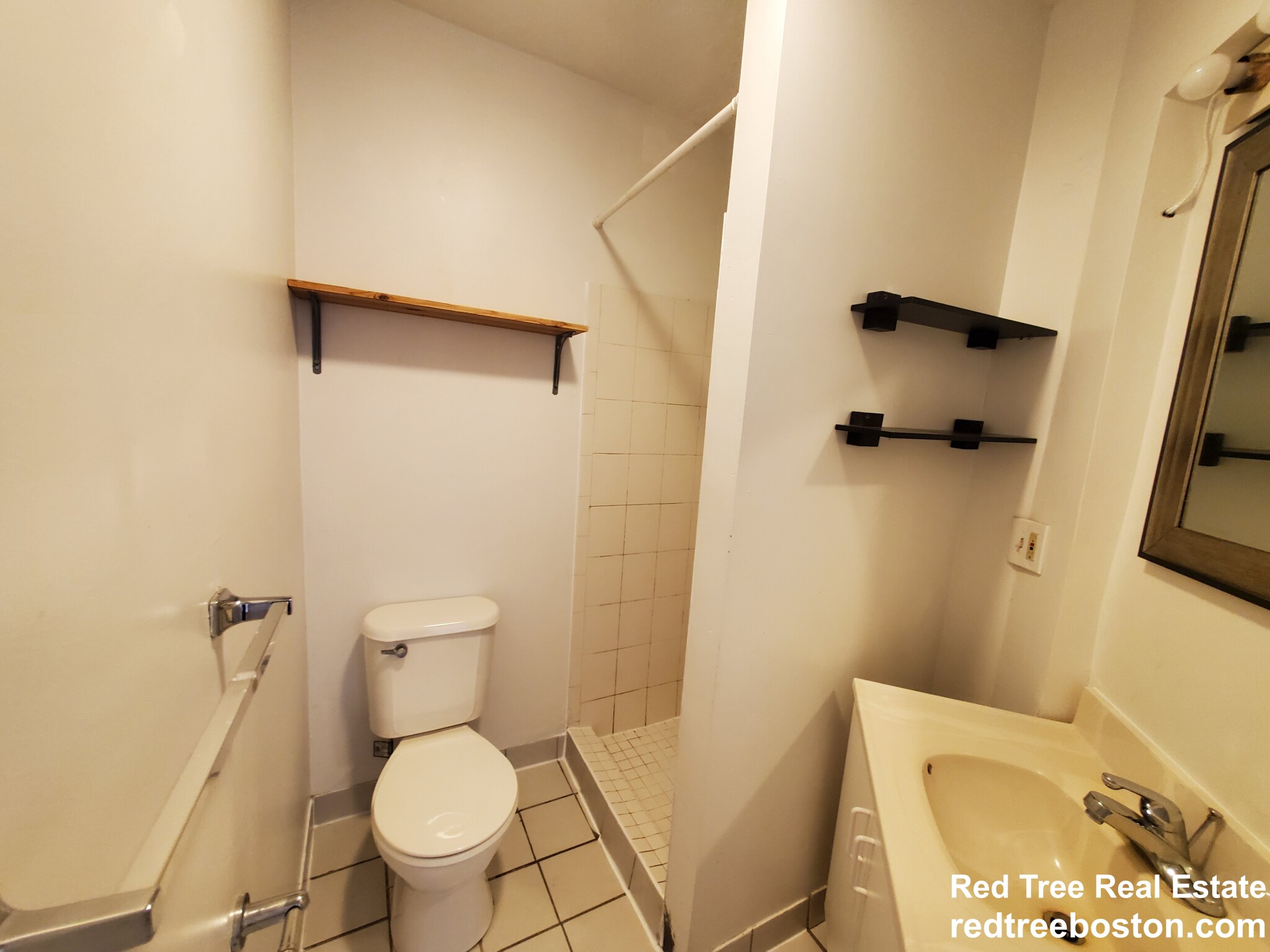 1677 Beacon St, Washington Square