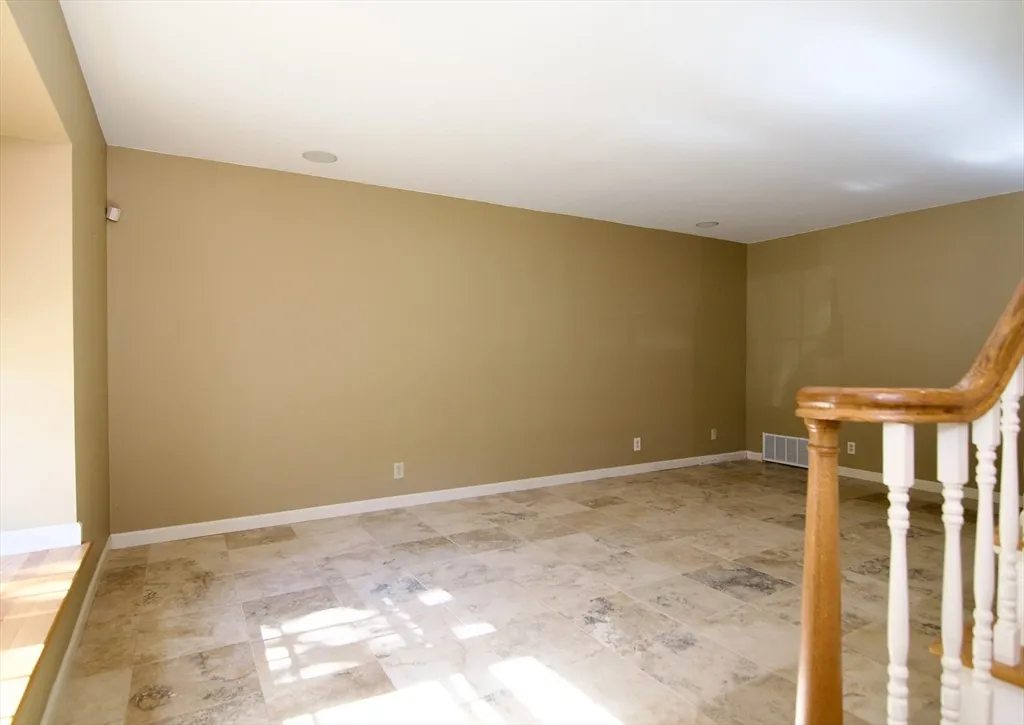 20 Smithfield Ct, Forest Park