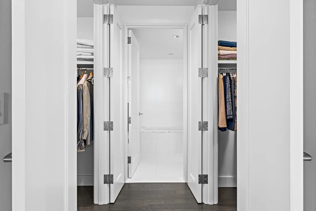 22 Liberty Dr, Seaport District