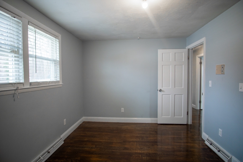 63 Mcgarvey Rd, Stoughton