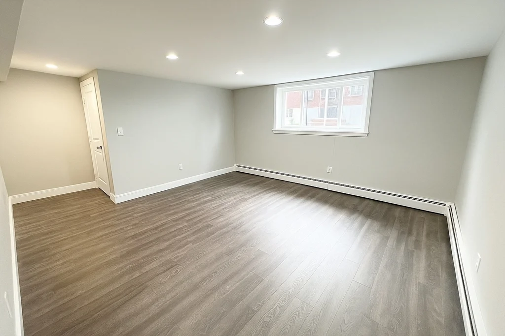 8 Bryon Rd ,, Chestnut Hill