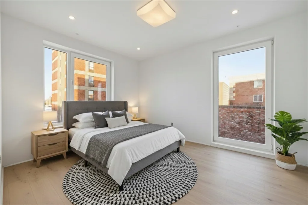 1035 Commonwealth Ave, Allston