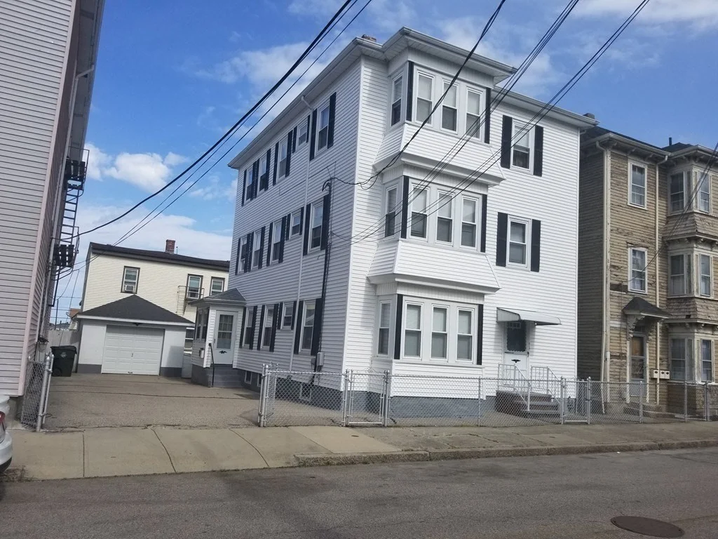 117 Thomas St, Fall River
