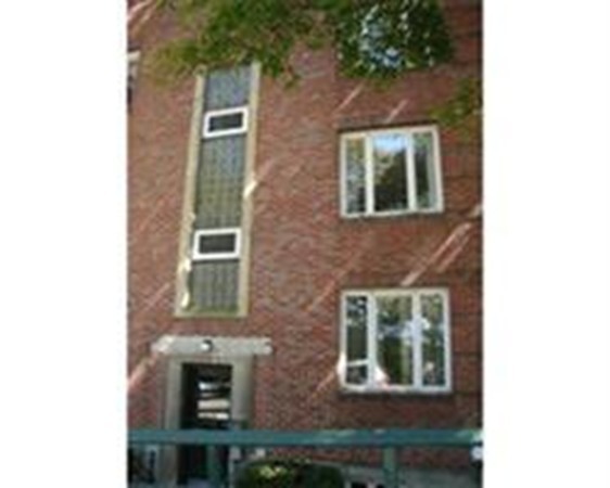 42 Dean Rd, Brookline