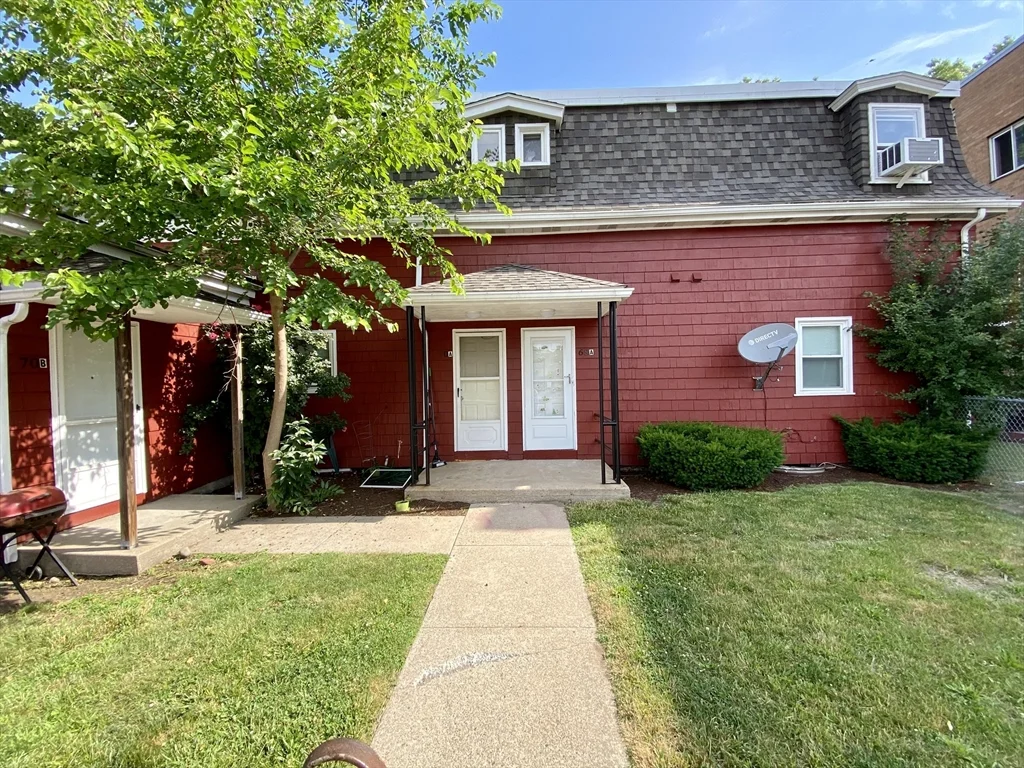 68 Readville, Hyde Park