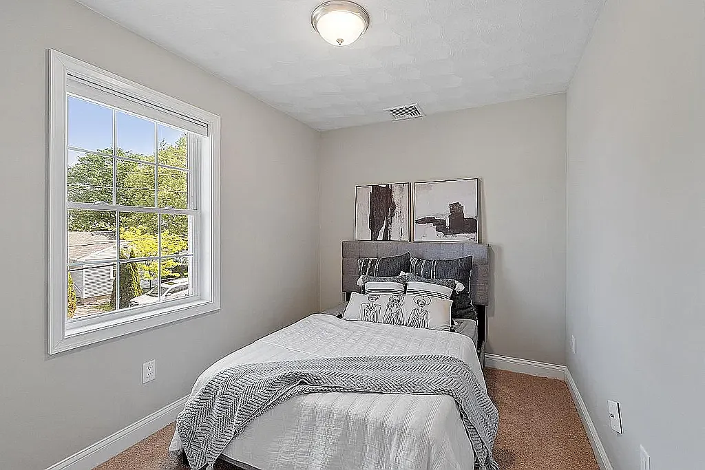 25 Hopkins St, Revere