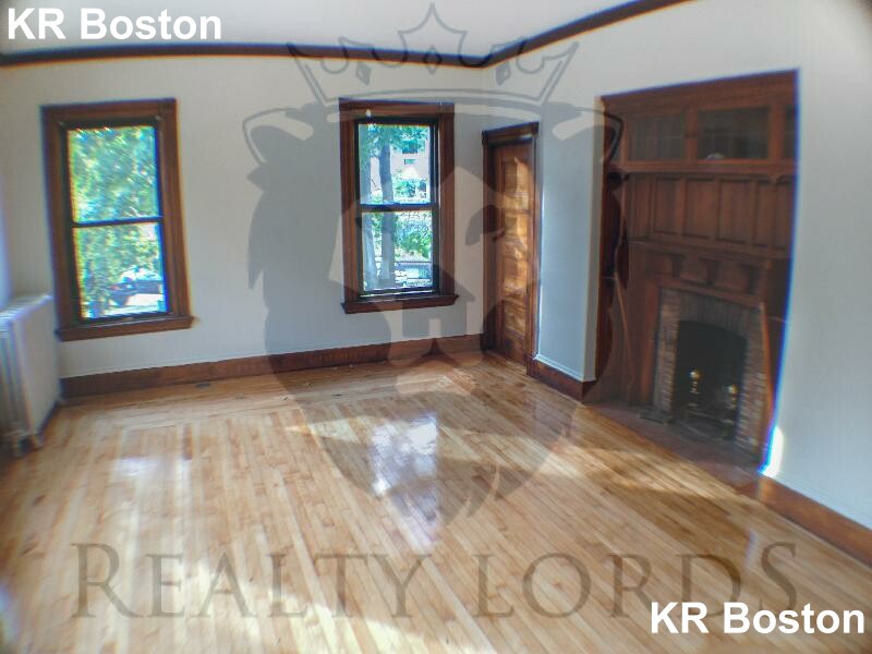 6 bed, 2.5 bath apartment for rent at 31 Quint Ave Unit ., Allston — photo 3 of 5