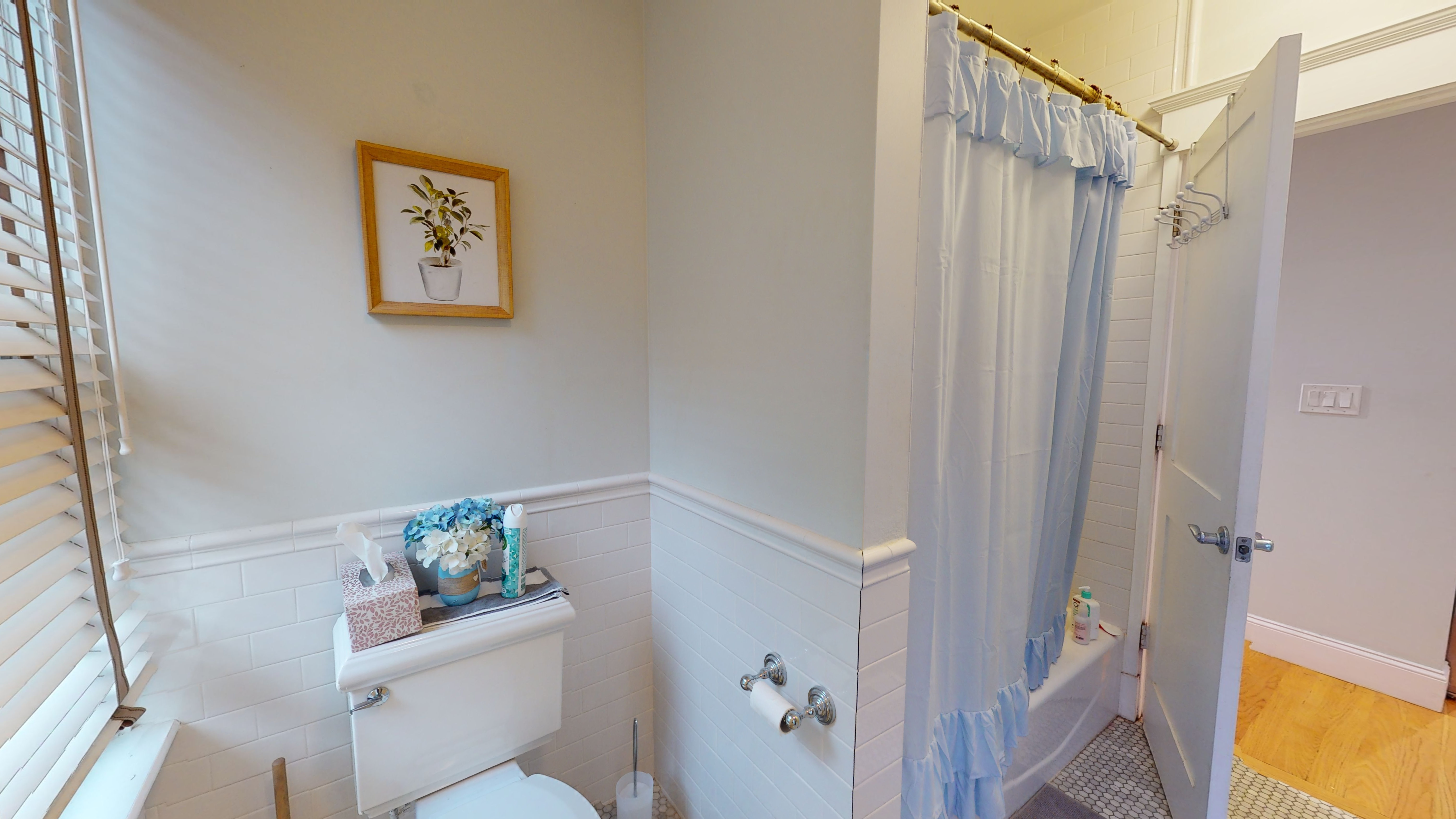 4 bed, 1.5 bath apartment for rent at 31 Walden St Unit 1, Porter Square — photo 6 of 20