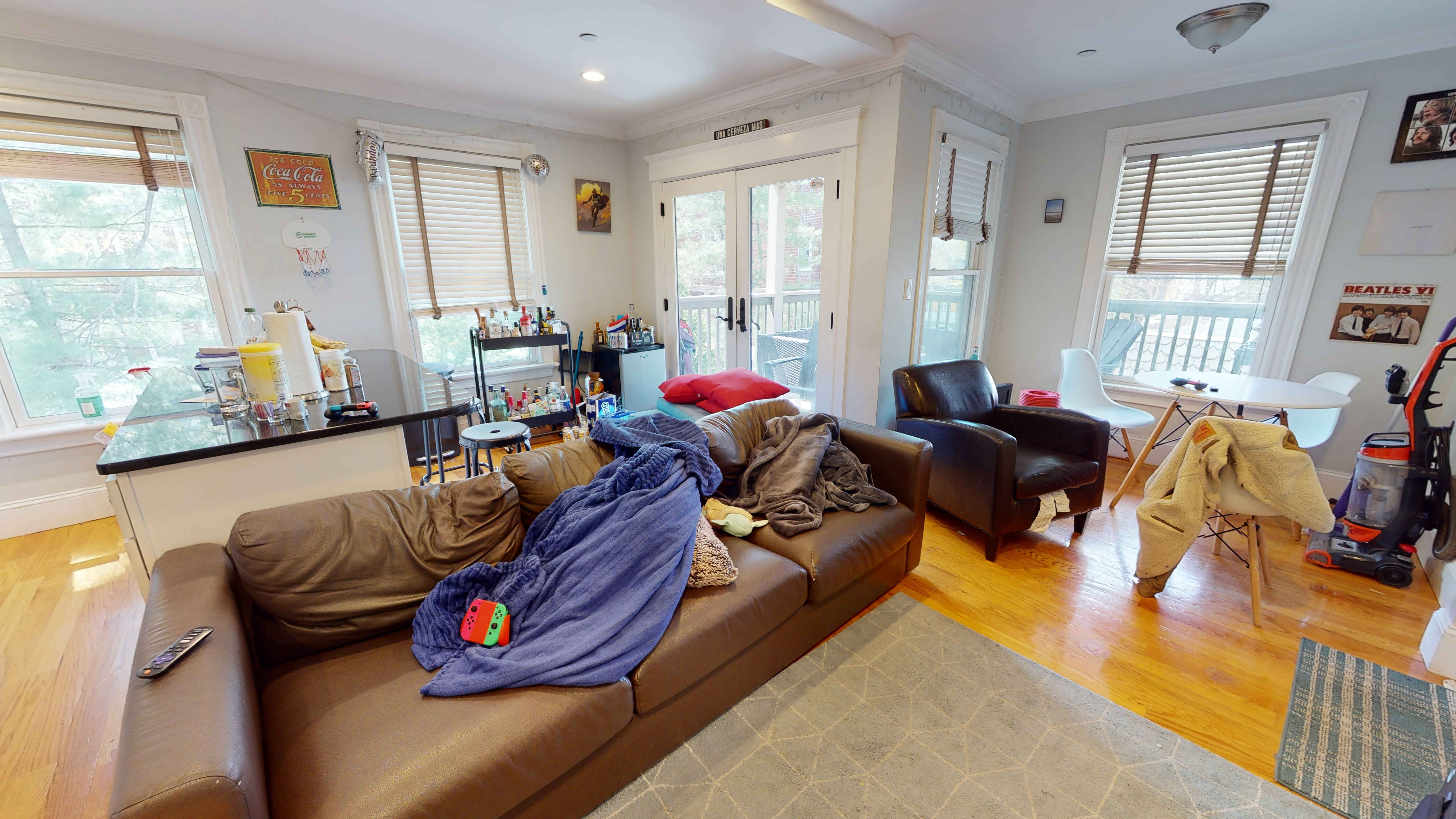 4 bed, 2 bath apartment for rent at 31 Walden St Unit 2, Porter Square — photo 3 of 18