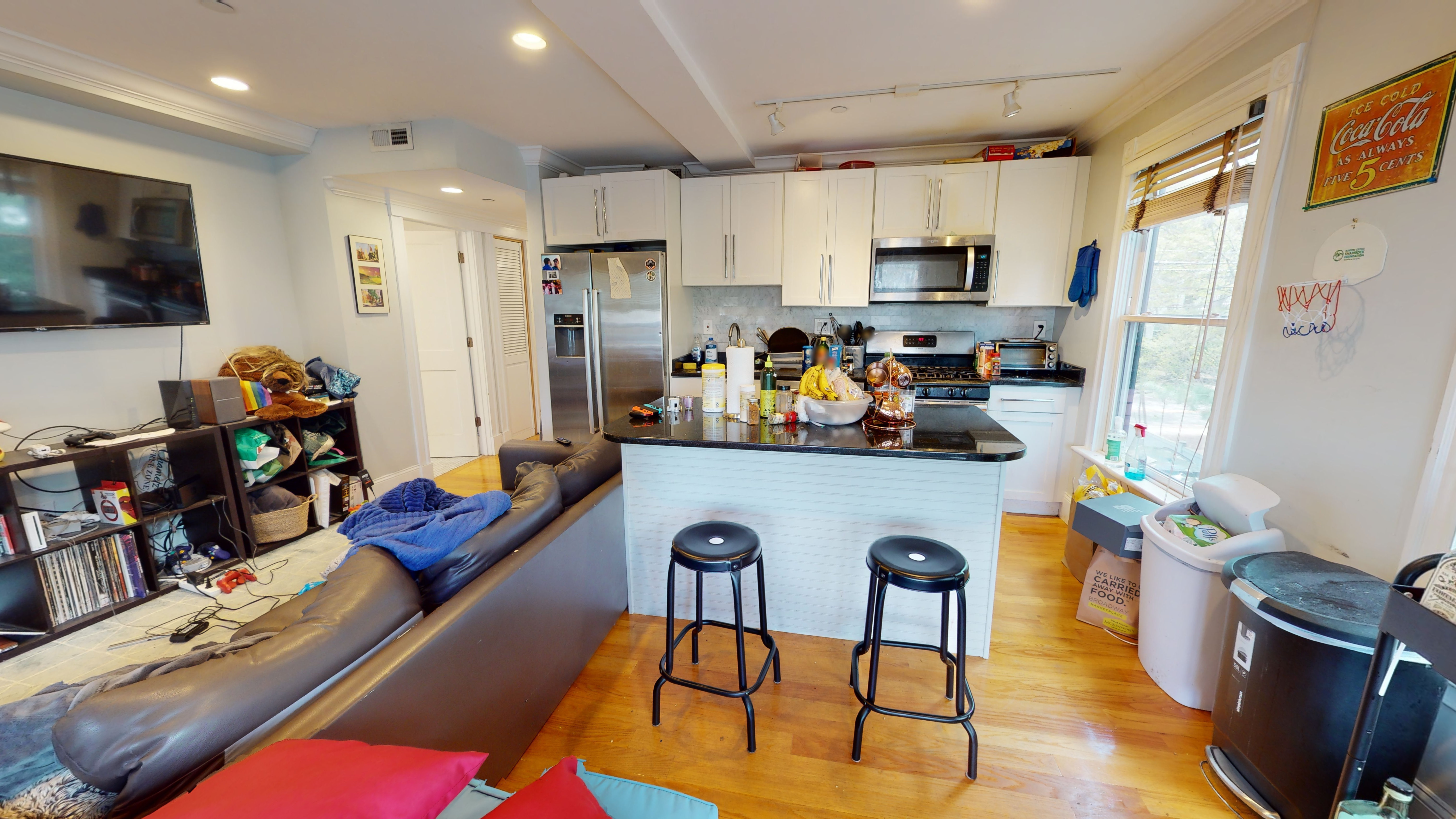 4 bed, 2 bath apartment for rent at 31 Walden St Unit 2, Porter Square — photo 2 of 18