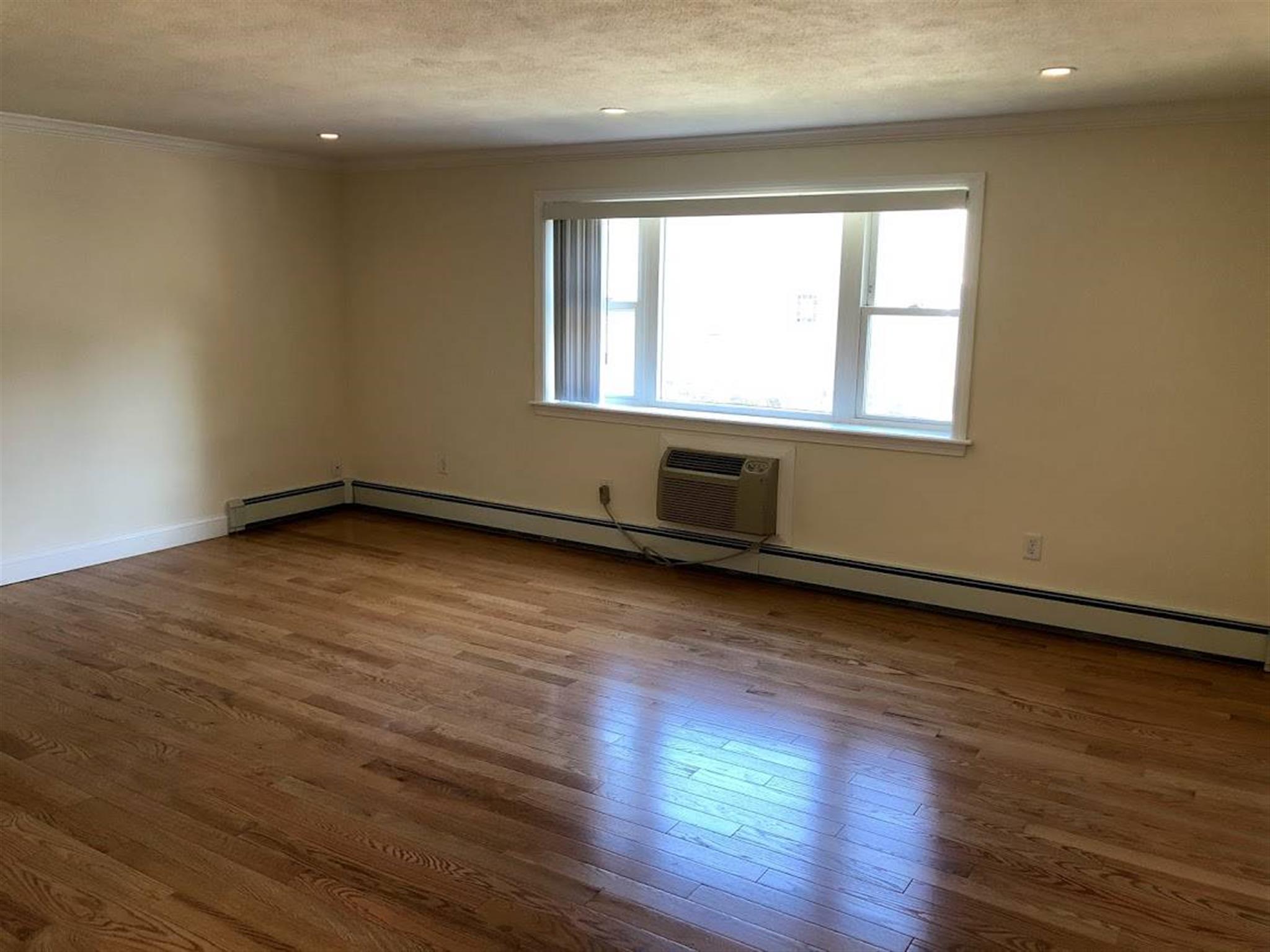 2 bed, 1 bath apartment for rent at 16 Westford Unit 4, Allston — photo 4 of 17