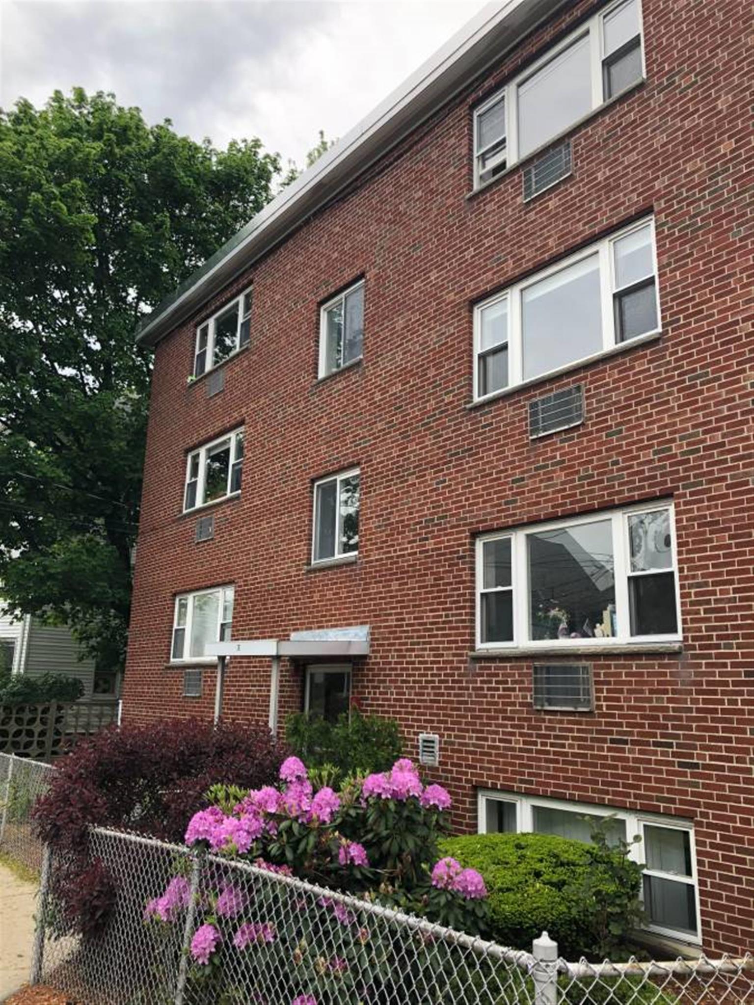 2 bed, 1 bath apartment for rent at 16 Westford Unit 4, Allston — photo 16 of 17