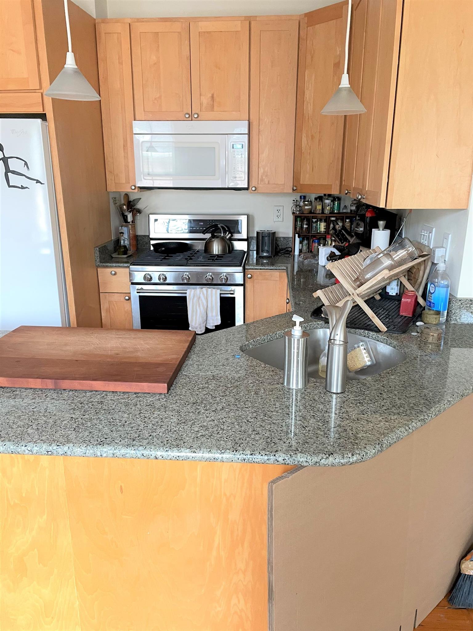3 bed, 2 bath apartment for rent at 30 Healey St Unit 1, Harvard Square — photo 1 of 20