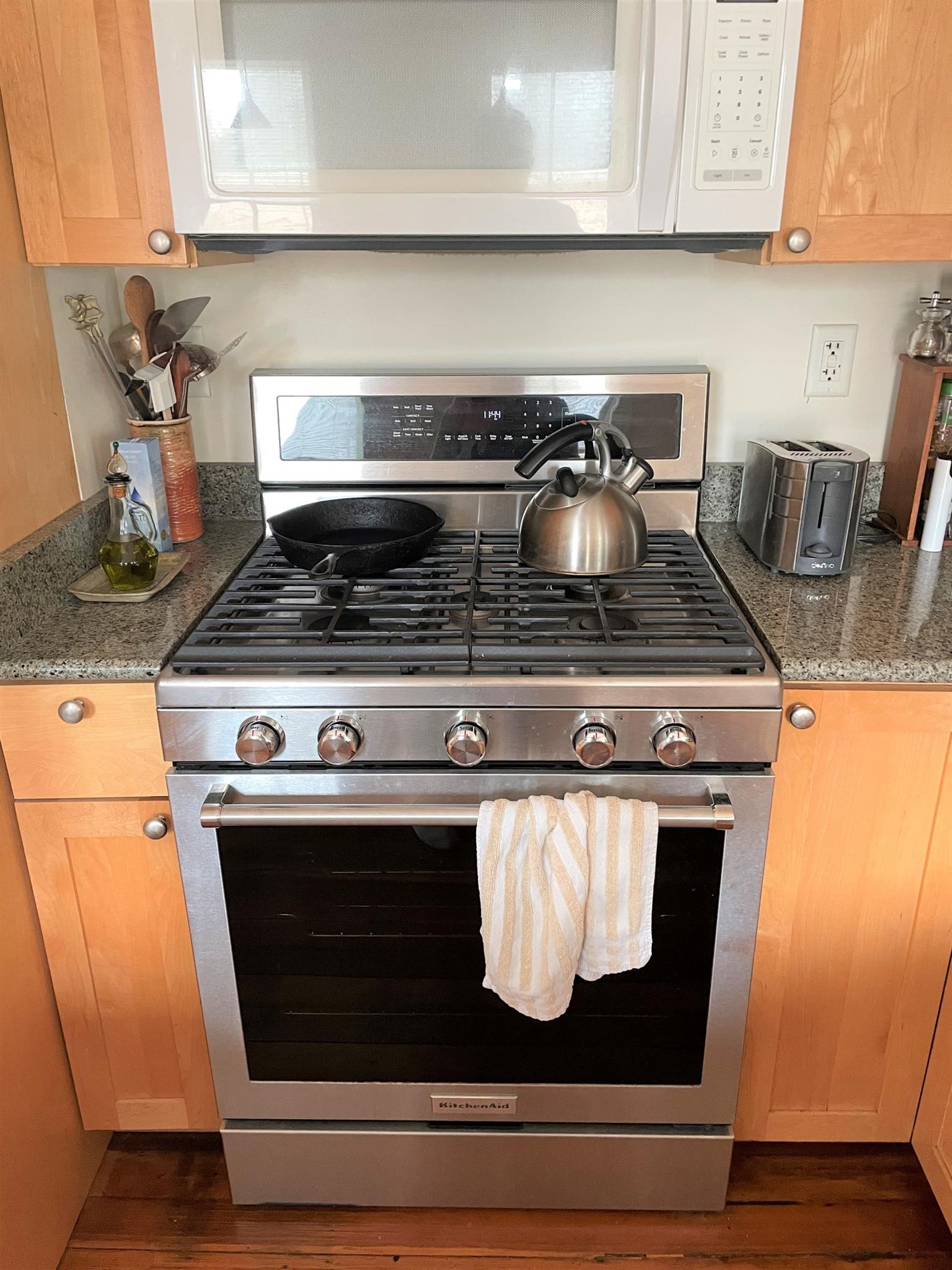 3 bed, 2 bath apartment for rent at 30 Healey St Unit 2, Harvard Square — photo 11 of 20