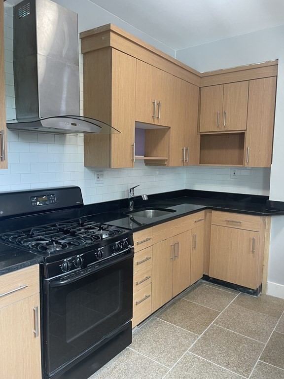 3 bed, 1 bath apartment for rent at 3103 Washington St Unit 1, Jamaica Plain