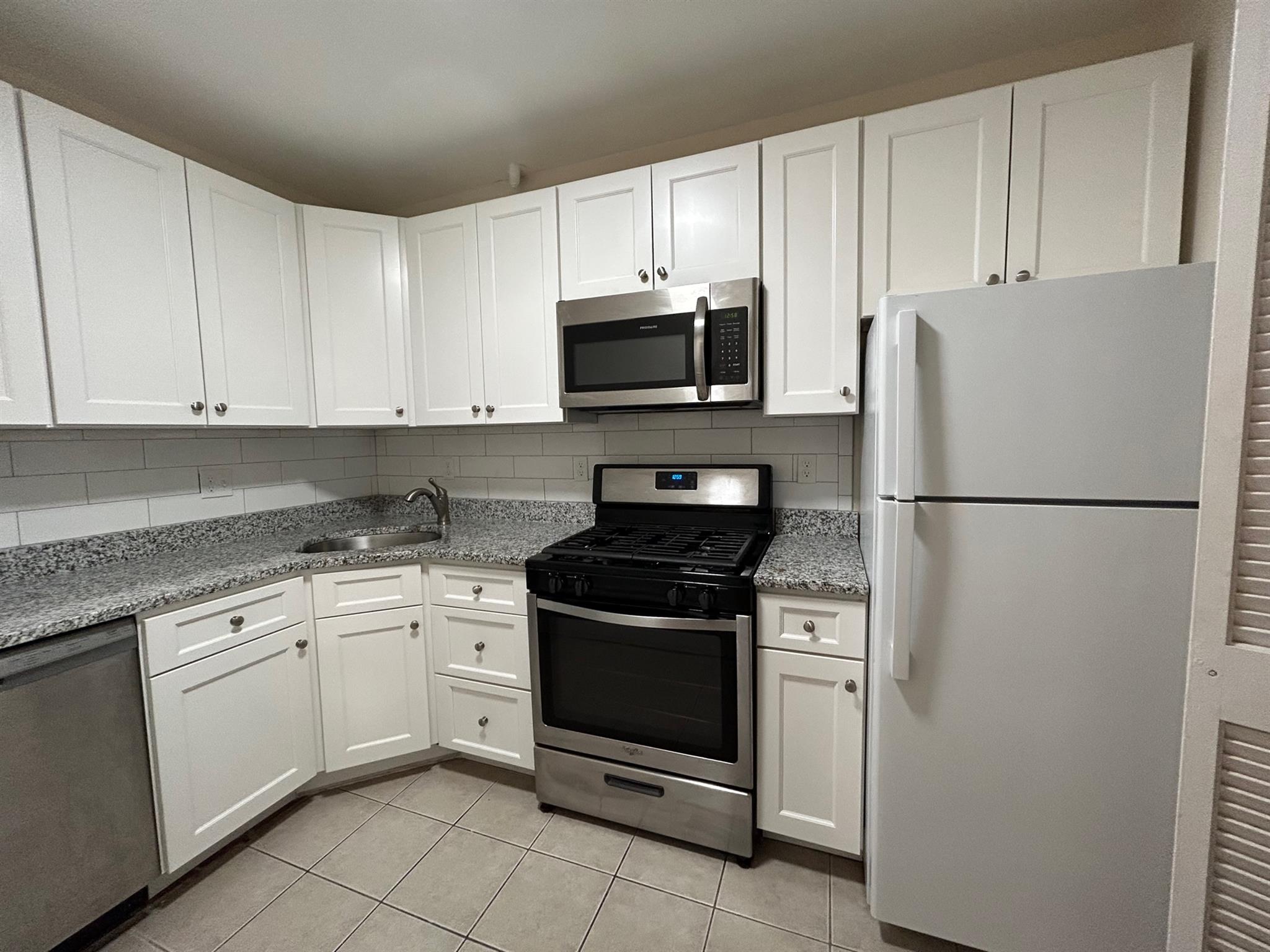 2 bed, 1 bath apartment for rent at 16 Yarmouth St Unit 2A, Back Bay
