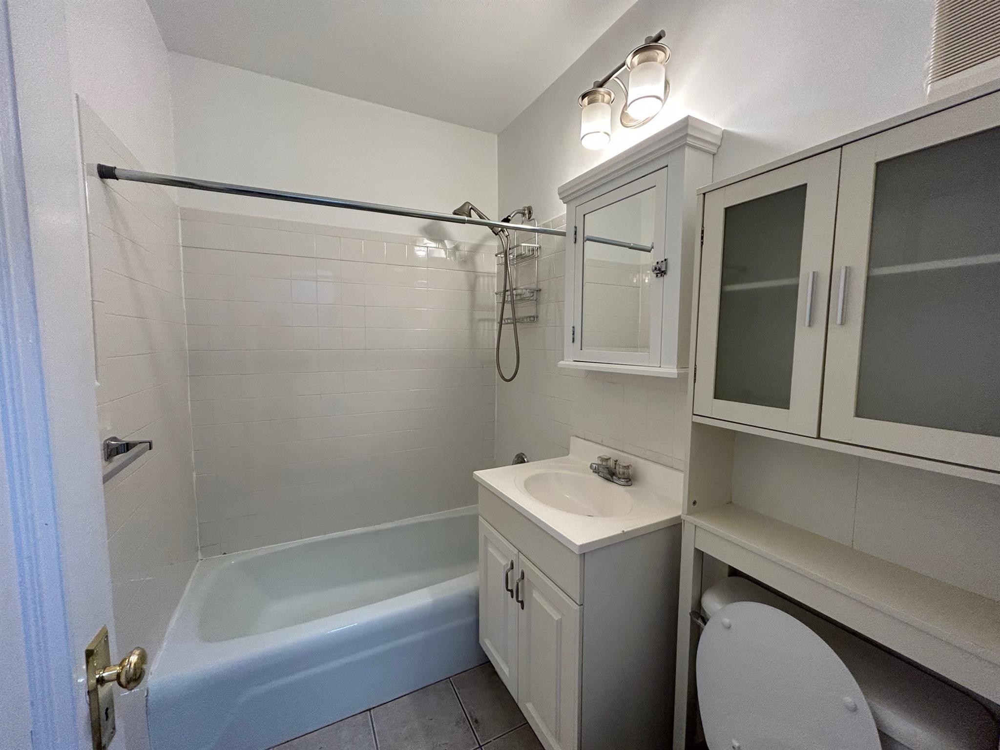 2 bed, 1 bath apartment for rent at 16 Yarmouth St Unit 2A, Back Bay — photo 4 of 16