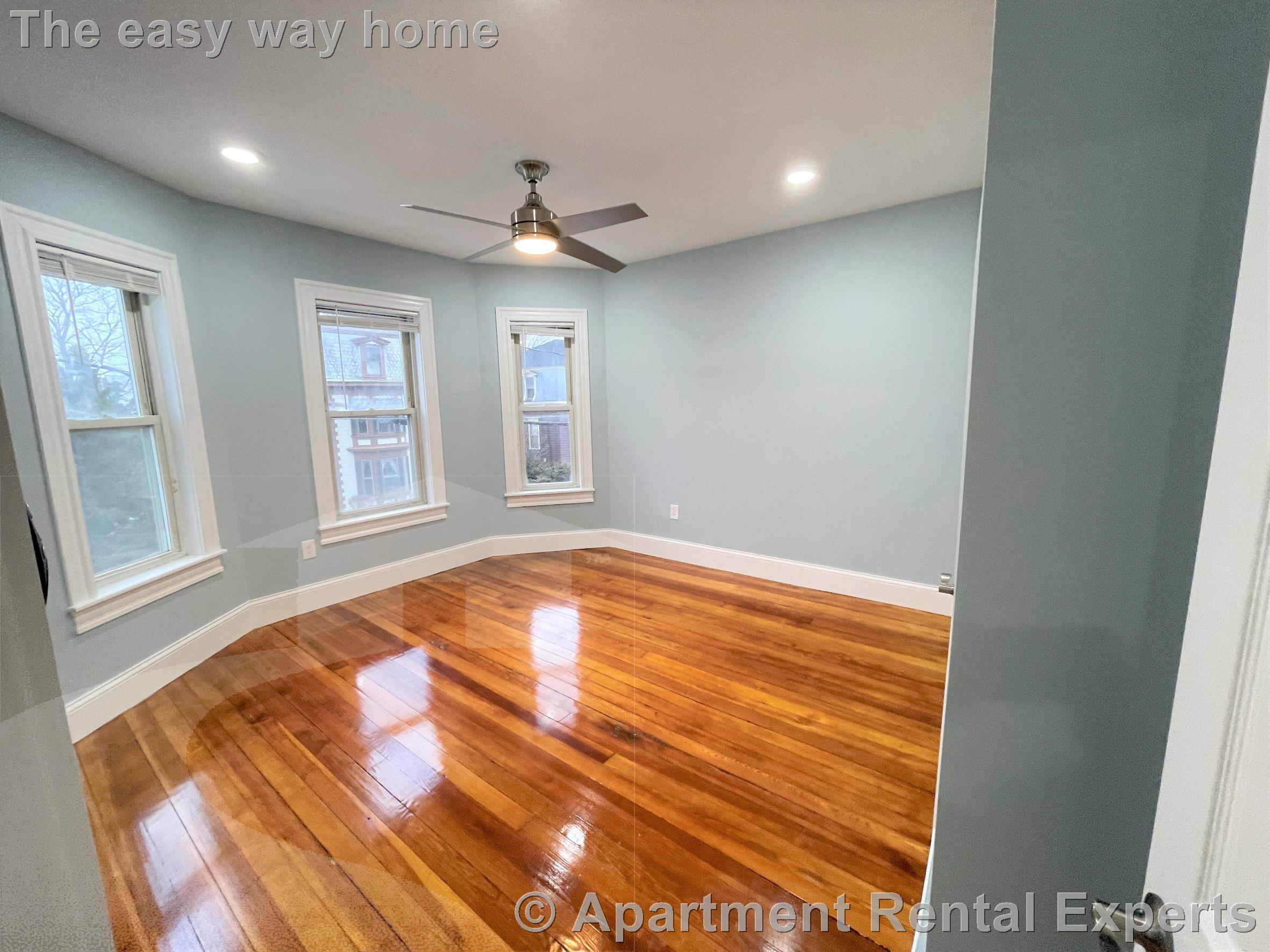 3 Mossland St, Porter Square