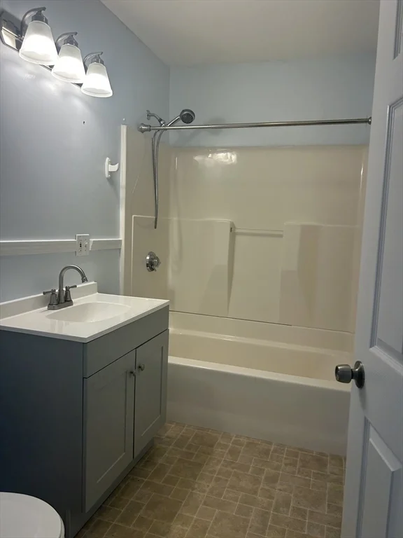 188 Thompson, South End