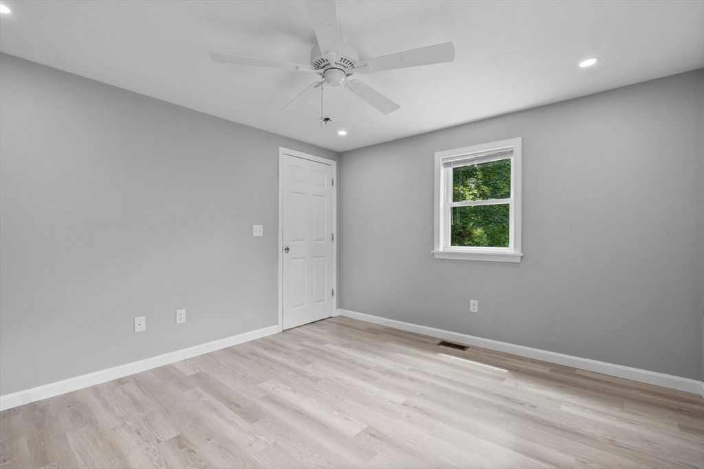 28 Greenwood Ave, Weymouth