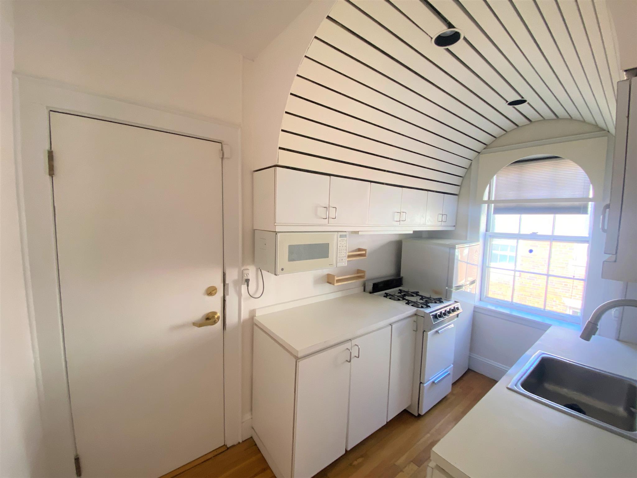 Studio bed, 1 bath apartment for rent at 285 Harvard St Unit 4, Central Square — photo 5 of 14