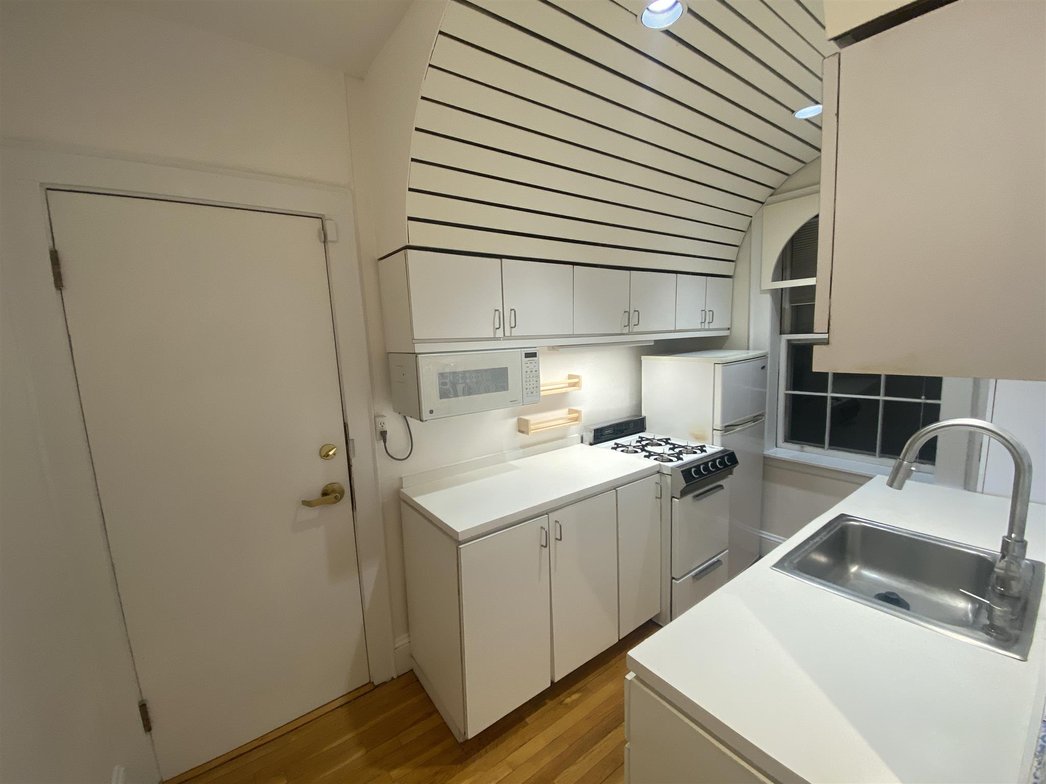 Studio bed, 1 bath apartment for rent at 285 Harvard St Unit 4, Central Square — photo 9 of 14