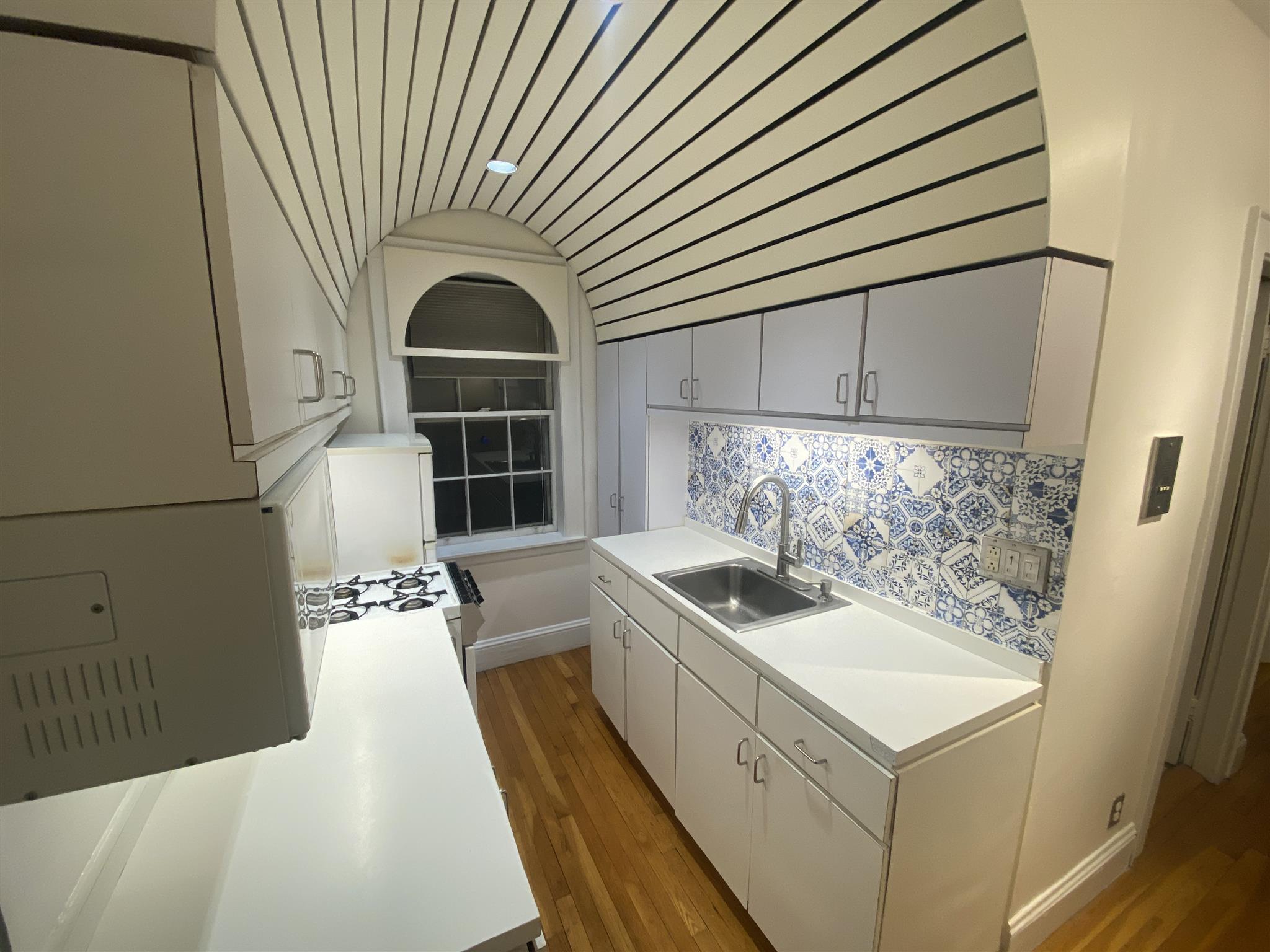 Studio bed, 1 bath apartment for rent at 285 Harvard St Unit 4, Central Square — photo 10 of 14