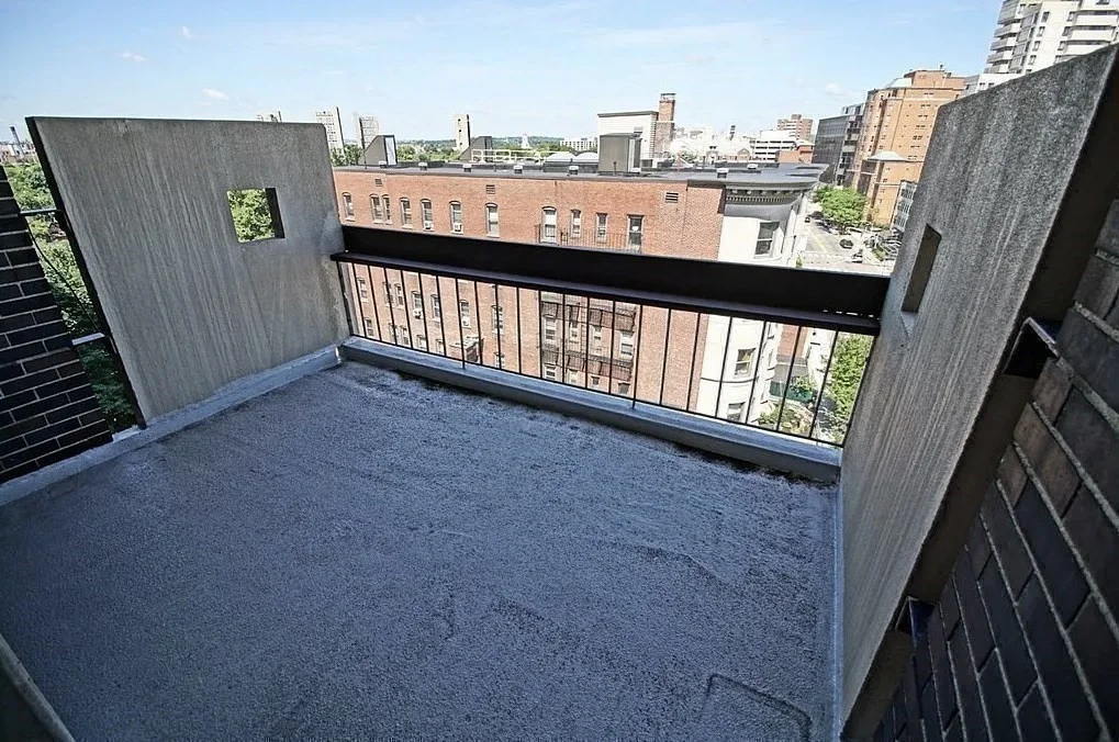 872 Massachusetts, Riverside