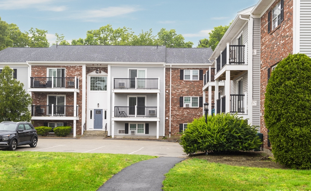 7 Chapel Hill Dr, Plymouth