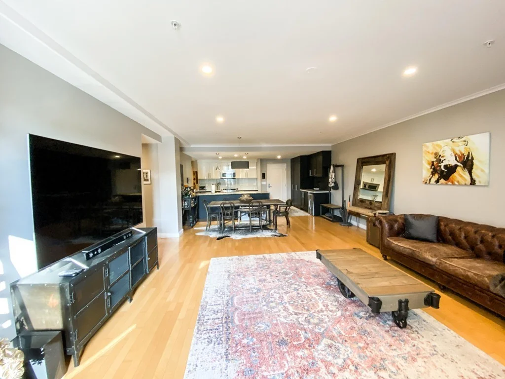 323 Boylston, Boylston Street