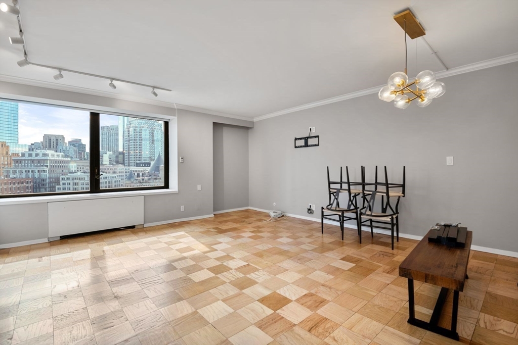 85 E India Row, Waterfront