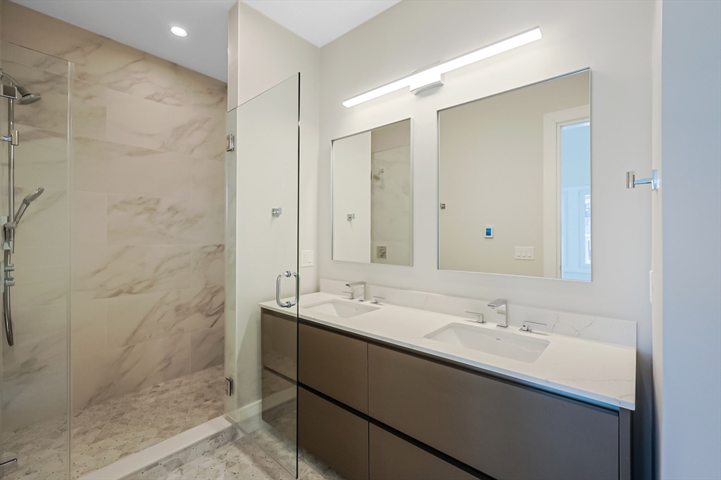 116 Columbia St, North Brookline