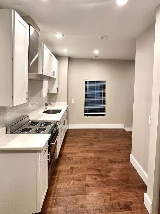 656 Saratoga St, East Boston