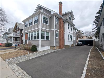 20 Carver Road East, Watertown