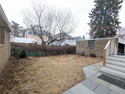 20 Carver Road East, Watertown