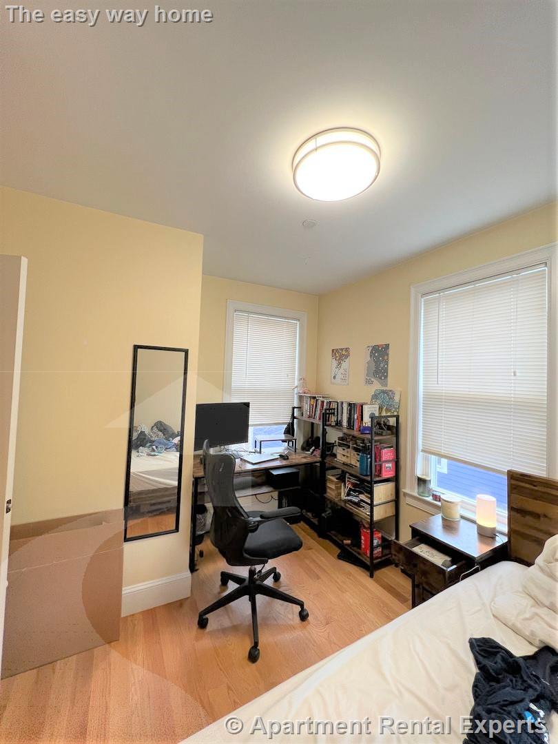 183 River St, Central Square