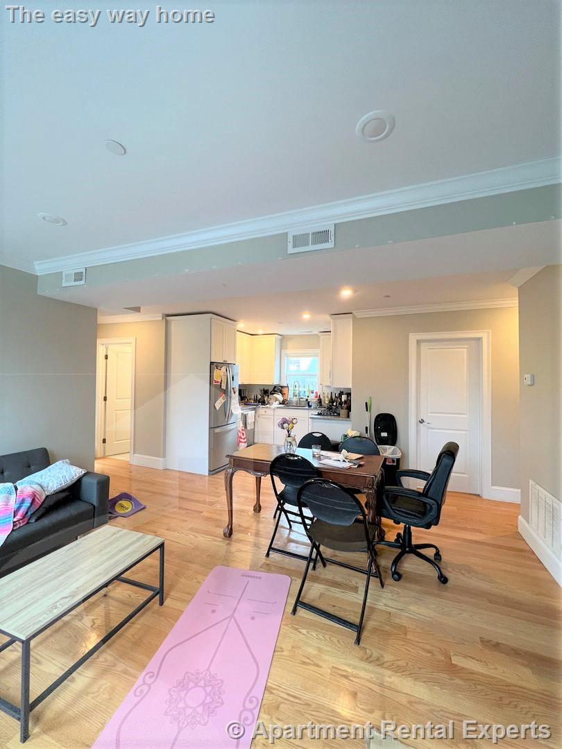 183 River St, Central Square