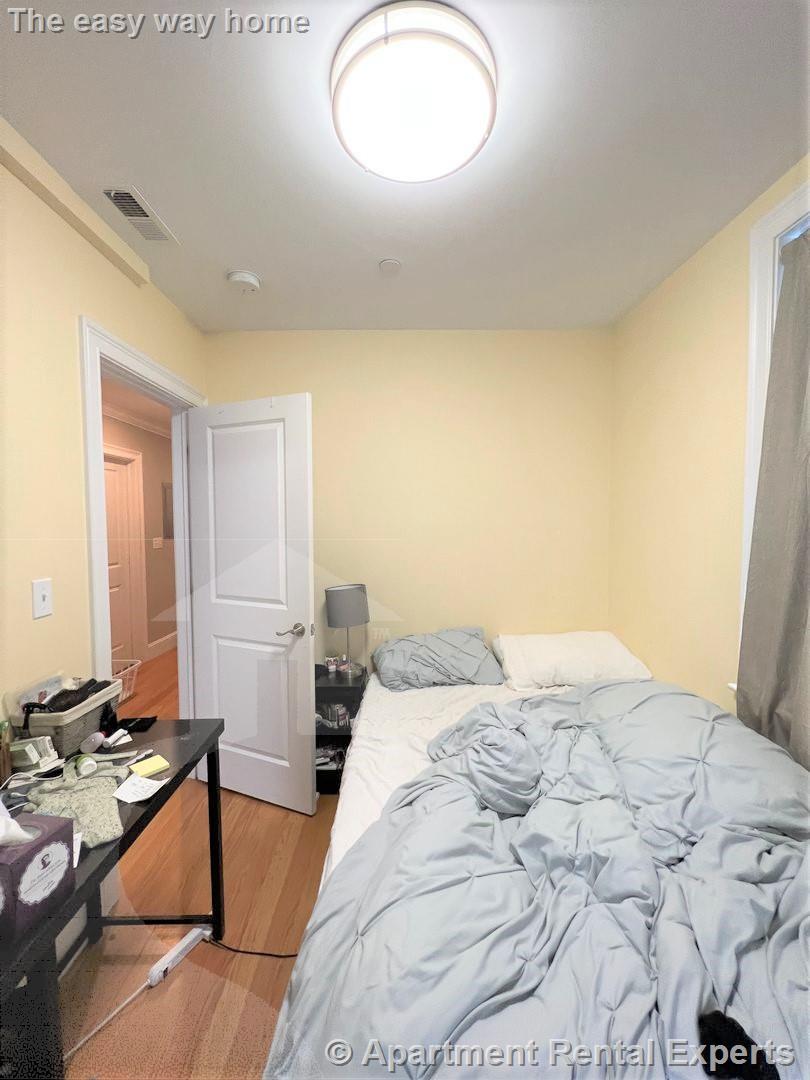 183 River St, Central Square