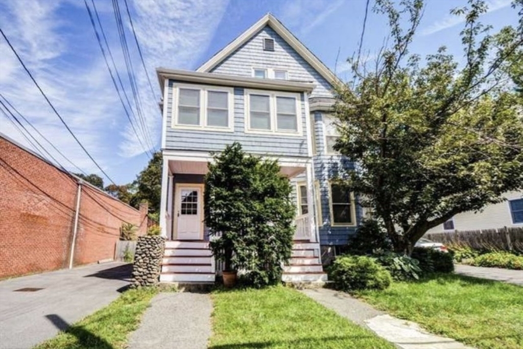 926 Walnut St, Newton Highlands