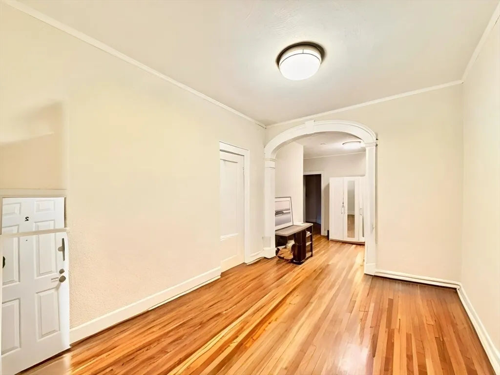 1468 Commonwealth Ave, Brighton