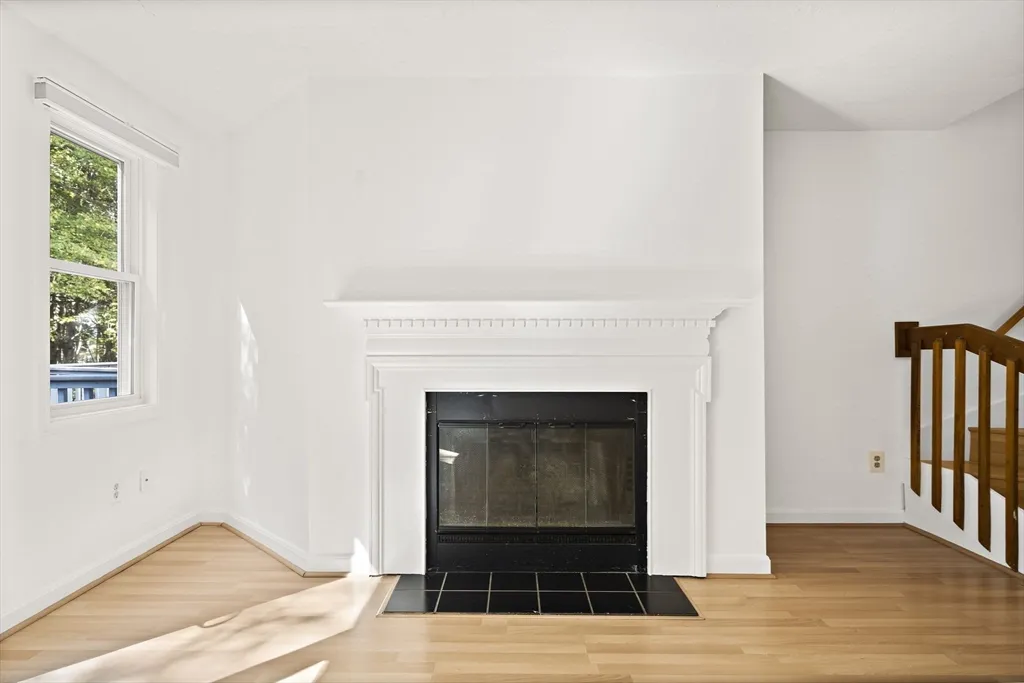 849 Boston Post Rd, E, Marlborough